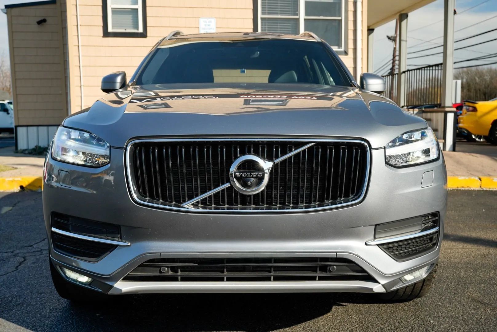 Used 2016 Volvo XC90 T6 Momentum w/ Momentum Plus Package AWD/4WD image 2