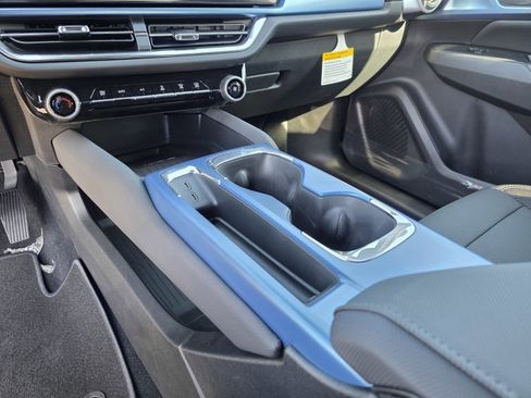 New 2026 Chevrolet Equinox EV LT w/ LPO, Blackout Package image 25