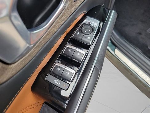 Used 2023 Kia Sorento SX Prestige image 15