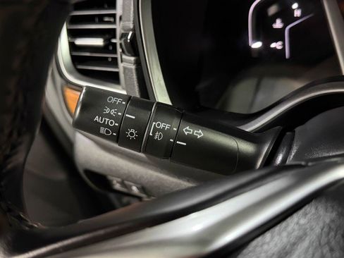 Used 2018 Honda CR-V Touring image 21