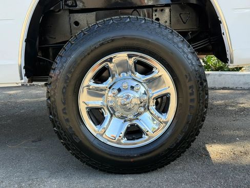 Used 2018 RAM 3500 SLT AWD/4WD image 12