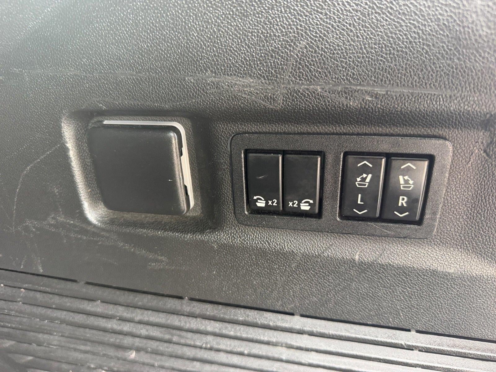 Used 2022 GMC Yukon AT4 w/ Max Trailering Package AWD/4WD image 18