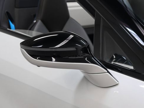 Used 2019 BMW i8 image 8