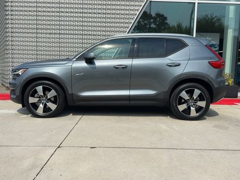 Used 2019 Volvo XC40 T5 Momentum AWD/4WD image 3