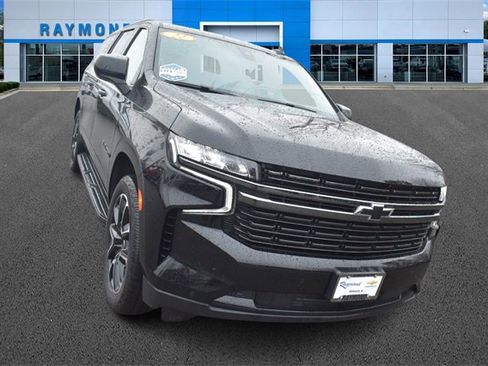 Used 2022 Chevrolet Suburban RST w/ Sport Performance Package image 9
