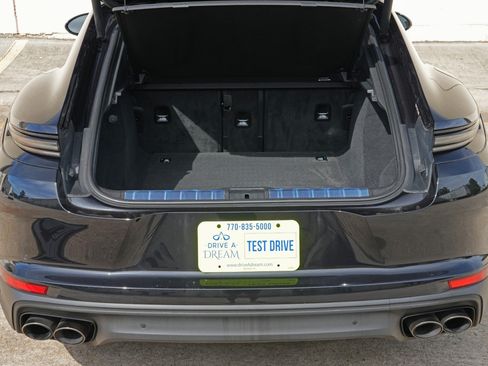 Used 2025 Porsche Panamera image 10