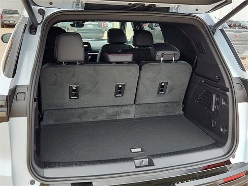 New 2026 Chevrolet Traverse RS image 8