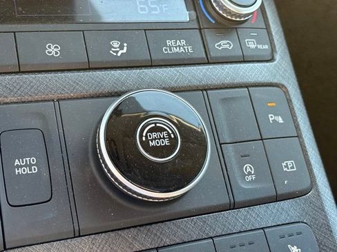 Used 2025 Hyundai Palisade Limited FWD image 19