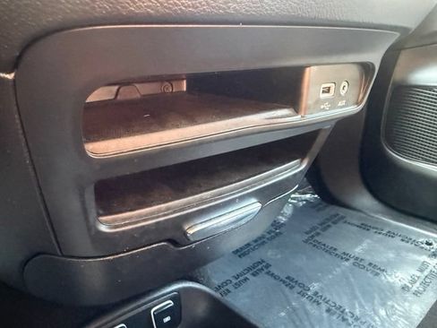 Used 2019 Chrysler Pacifica Touring-L w/ S Appearance Package FWD image 30