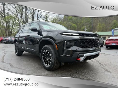 Used 2025 Chevrolet Traverse Z71 image 1