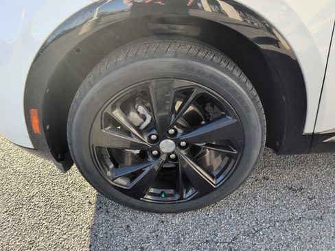 Used 2021 Buick Envision Preferred image 2