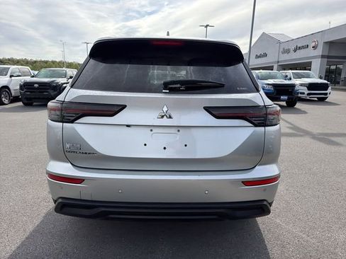 Used 2025 Mitsubishi Outlander ES AWD/4WD image 8