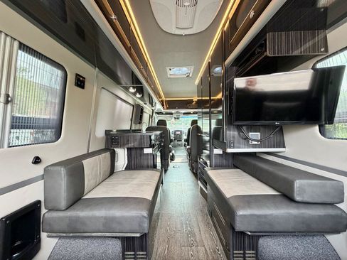 Used 2017 Mercedes-Benz Sprinter 3500 image 97
