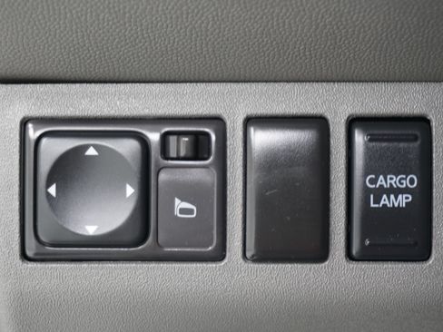 Used 2013 Nissan Frontier SV w/ SV Value Truck Pkg RWD image 19