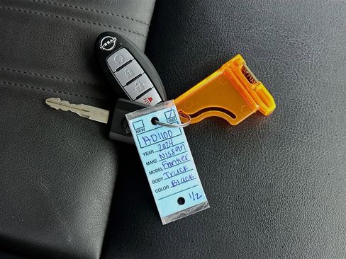 Used 2024 Nissan Frontier SL w/ Technology Package image 35