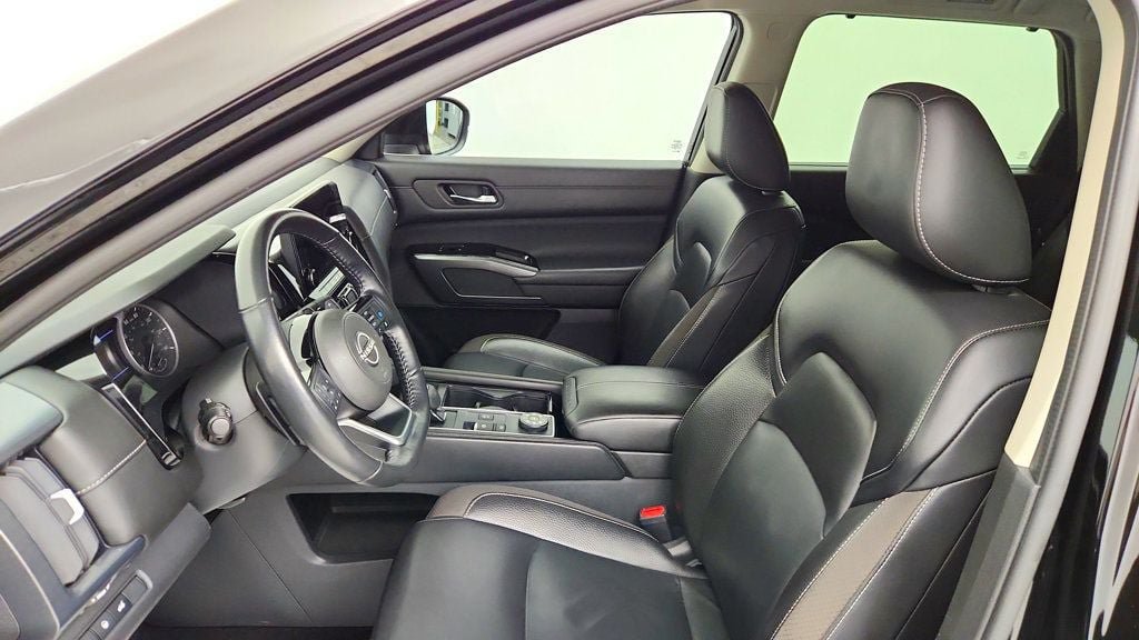 Used 2022 Nissan Pathfinder SL AWD/4WD image 20