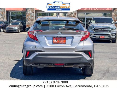 Used 2019 Toyota C-HR Limited FWD image 3