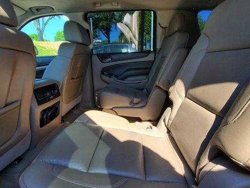 Used 2016 Chevrolet Suburban LTZ image 5