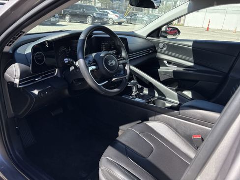Used 2024 Hyundai Elantra Limited image 10