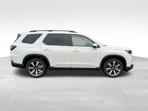 New 2025 Honda Pilot Touring image 8