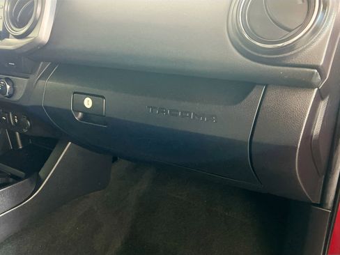 Used 2022 Toyota Tacoma TRD Off-Road image 35