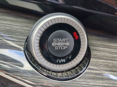 Used 2022 Jeep Wagoneer Series III w/ Flexible Seating Group image 30