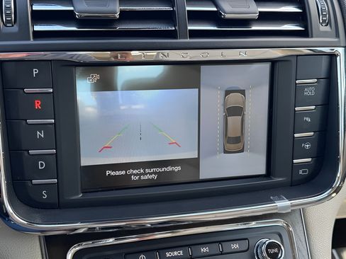 Used 2019 Lincoln Continental Reserve FWD image 15