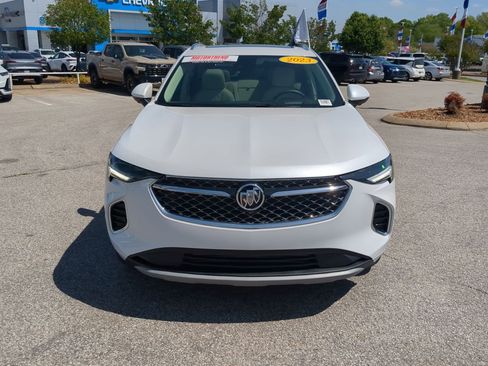 Used 2023 Buick Envision Avenir image 3