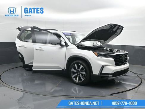 Certified 2025 Honda Pilot Touring image 51