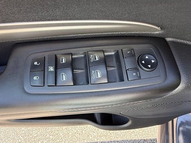 Used 2019 Dodge Durango SXT AWD/4WD image 12
