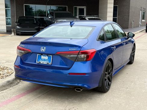 Used 2023 Honda Civic Sport image 5