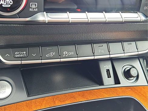 Certified 2024 Audi Q5 e Premium AWD/4WD image 17