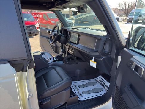 New 2025 Ford Bronco Badlands AWD/4WD image 33