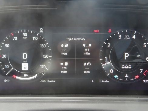 Used 2023 Land Rover Range Rover Velar R-Dynamic S image 31