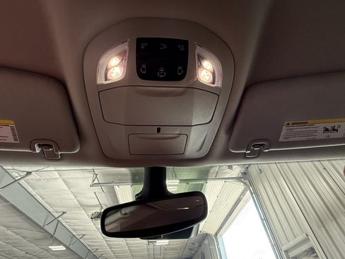 Used 2024 Chrysler Pacifica Touring-L FWD image 20