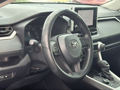 Used 2024 Toyota RAV4 XLE AWD/4WD image 13