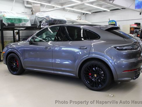 Used 2023 Porsche Cayenne GTS w/ Premium Package AWD/4WD image 5