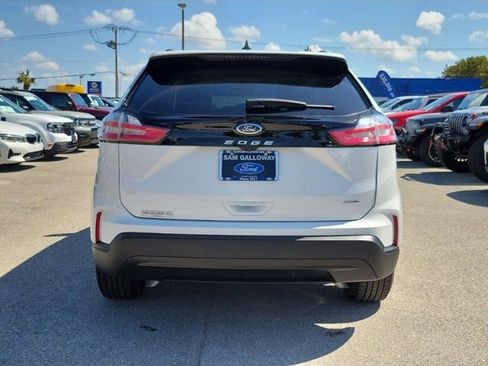 Certified 2024 Ford Edge SE image 5