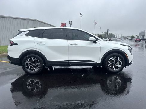 Used 2025 Kia Sportage LX FWD image 8