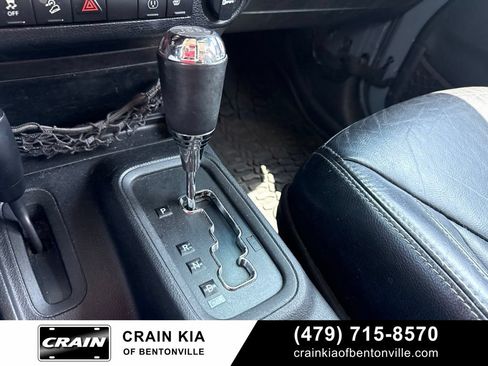 Used 2014 Jeep Wrangler Unlimited Sahara w/ Connectivity Group AWD/4WD image 22