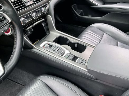 Used 2022 Honda Accord Touring image 17