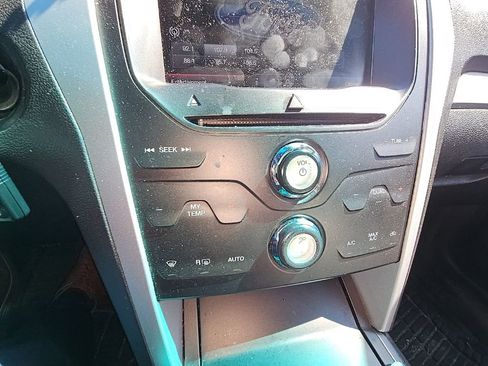 Used 2014 Ford Explorer XLT w/ Equipment Group 202A image 33