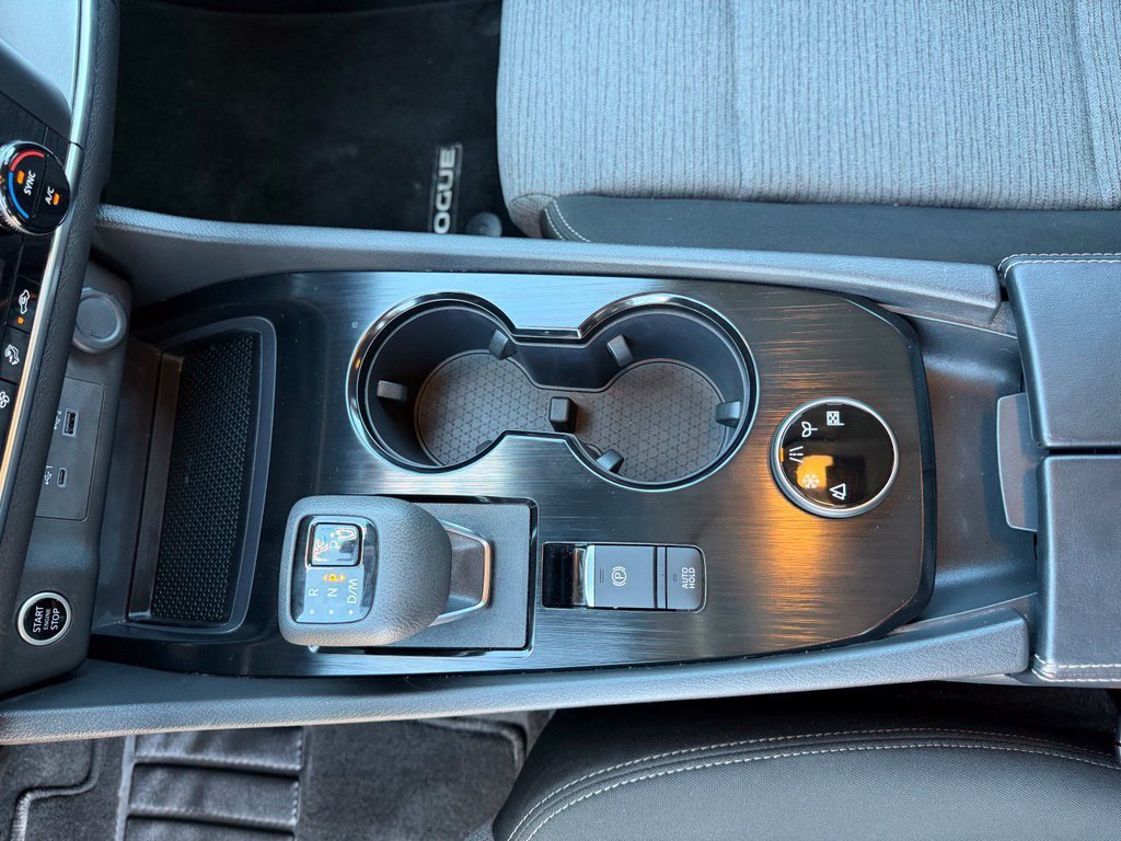 Used 2023 Nissan Rogue SV AWD/4WD image 16