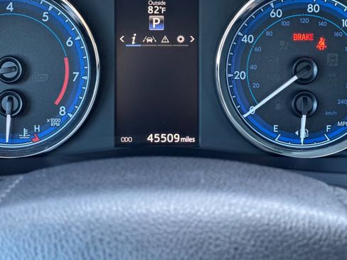 Used 2018 Toyota Corolla SE image 19