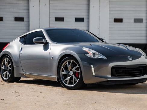 Used 2014 Nissan 370Z Coupe w/ Sport Package image 31