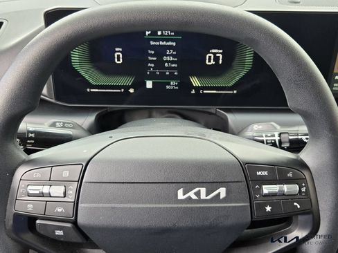 Certified 2025 Kia K4 FWD image 29
