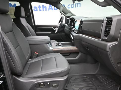 New 2025 GMC Sierra 2500 SLT image 7