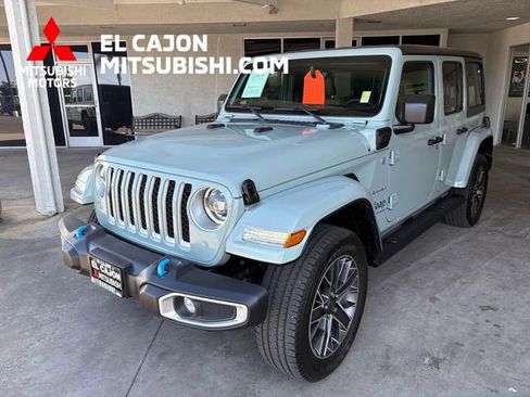 Used 2023 Jeep Wrangler Unlimited Sahara w/ Cold Weather Group AWD/4WD image 8