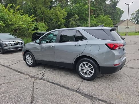 Certified 2023 Chevrolet Equinox LS w/ LS Convenience Package FWD image 4