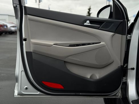 Used 2017 Hyundai Tucson Sport image 12